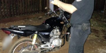 Sustrajeron una motocicleta de un camping y fueron detenidos
