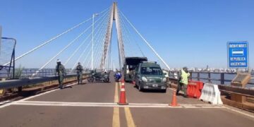 A las 14 se agotó el cupo para cruzar el puente Posadas-Encarnación