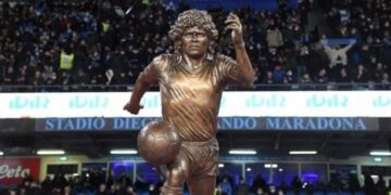 Emotivo homenaje del Napoli a Maradona a un año de su muerte