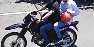 Millonario robo en el centro de Posadas: dos motochorros se llevaron 10 millones de pesos