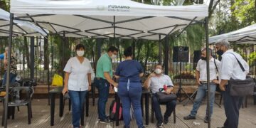 Realizan testeos de diabetes en la Plaza 9 de julio