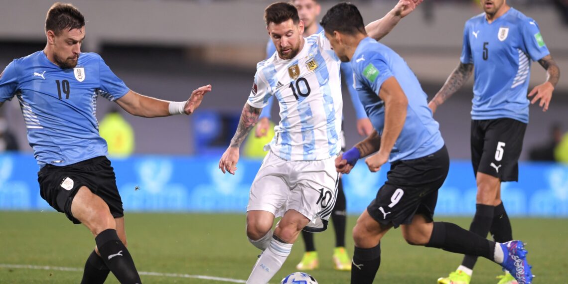 Eliminatorias: polémica por los precios de las entradas para Uruguay-Argentina