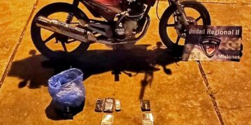 Campo Viera: circulaban con marihuana en una motocicleta robada y fueron detenidos