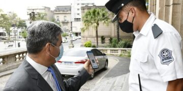 Cinco provincias comienzan a implementar el pase sanitario