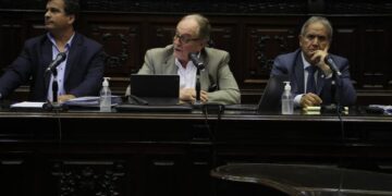 Presupuesto 2022: proyecto logró dictamen y el oficialismo negocia los votos
