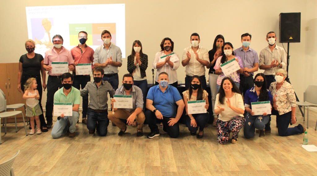 Culminó un nuevo ciclo de la Escuela en Agronegocios con la entrega de los certificados