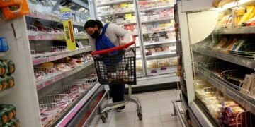 Precios: Gobierno trabaja en una canasta “regulada” de productos