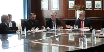 El Gobierno acordó aumentar la oferta y bajar los precios de cinco cortes de carne en las fiestas