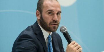 Guzmán dijo que el Presupuesto 2022 propicia “la doble recuperación económica y sanitaria”