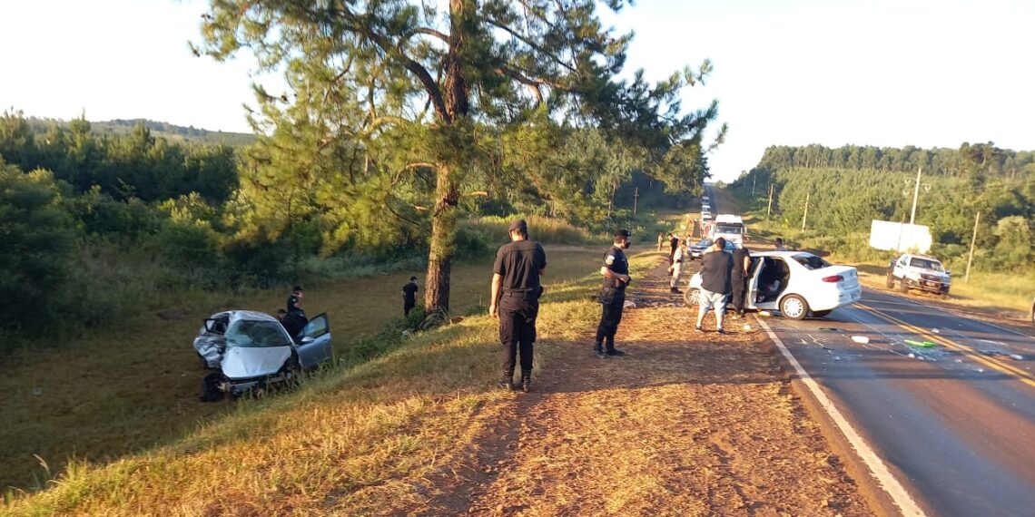 Choque entre dos automóviles sobre la Ruta 12 dejó una mujer fallecida