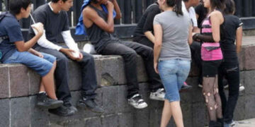 Argentina, entre los de mayor cantidad de jóvenes que no estudian ni trabajan