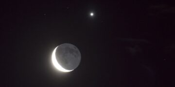 La Luna alineada con Júpiter, Venus y Saturno