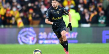 Fútbol: Facundo Medina fue detenido por violencia de género en Francia