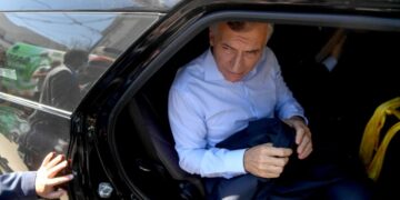 Procesaron al expresidente Mauricio Macri y le prohibieron salir del país