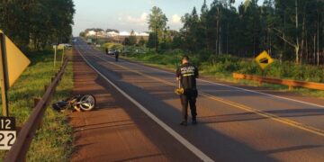 Montecarlo: triple choque entre una moto, un camión y un automóvil dejó como saldo un joven fallecido
