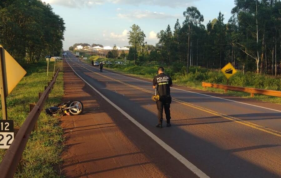 Montecarlo: triple choque entre una moto, un camión y un automóvil dejó como saldo un joven fallecido