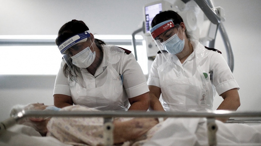Coronavirus: Reino Unido confirmó la primera muerte por la variante Ómicron