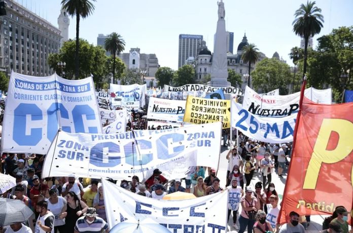 Masiva movilización a Plaza de Mayo por los 20 años del estallido social del 2001