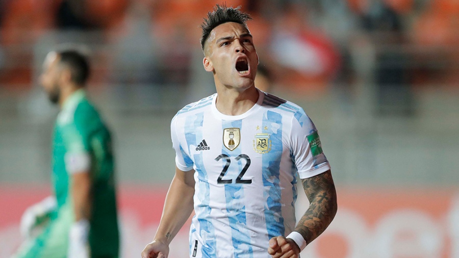 Argentina ganó en la altura: venció a Chile sin Lionel Messi y extendió su invicto