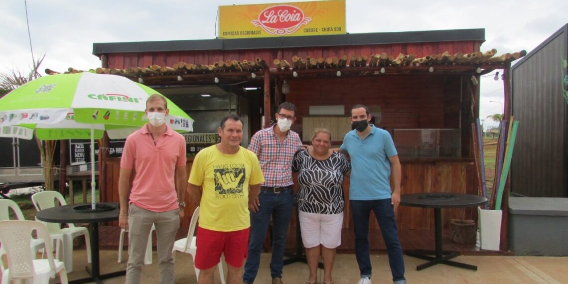 Emprendedores abrieron su local gastronómico en Costa Sur