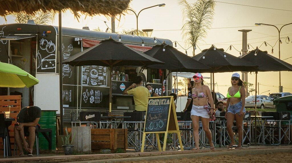 Los posadeños disfrutaron de las playas en el primer día del año