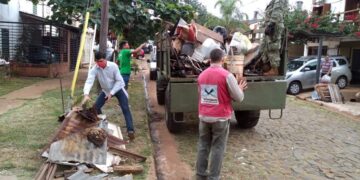 Siguen los operativos para detectar reservorios de Aedes aegypti en las casas