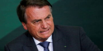Internaron de urgencia a Jair Bolsonaro por una obstrucción intestinal
