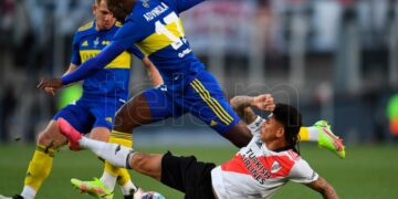 Disney-Fox deberá vender alguna de sus señales deportivas y transmitir gratis partidos de Boca y River