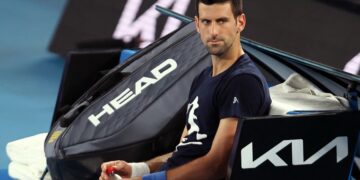 Djokovic fue traslalado al centro de detención de inmigrantes
