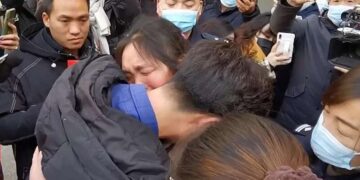 Fue secuestrado cuando tenía 4 años y se reencontró con su madre más de tres décadas después gracias a un dibujo de su pueblo