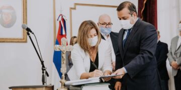 Herrera Ahuad puso en funciones a los nuevos ministros del Ejecutivo Provincial