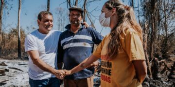 El gobernador Oscar Herrera Ahuad recorrió las zonas afectadas por incendios en San Javier