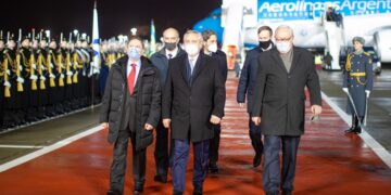 Alberto Fernández llegó a Moscú y se reúne este jueves con Vladimir Putin