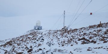 La Base Belgrano II de la Antártida ya tiene su cúpula para observar exoplanetas