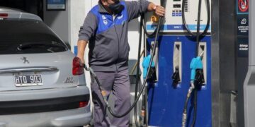 YPF aumentó las naftas un 9% en promedio, en todo el país