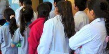 Escuelas con presencia plena: más de 400 mil estudiantes inician hoy el ciclo lectivo 2022