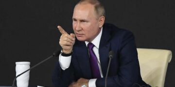 Putin dijo que si no consigue sus objetivos “por la negociación”, será “por la guerra”