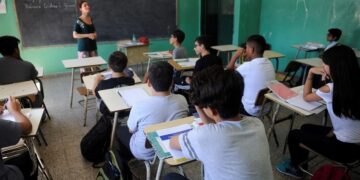 Insólito: en Santa Fe, los chicos del secundario pasarán de año debiendo hasta 6 materias