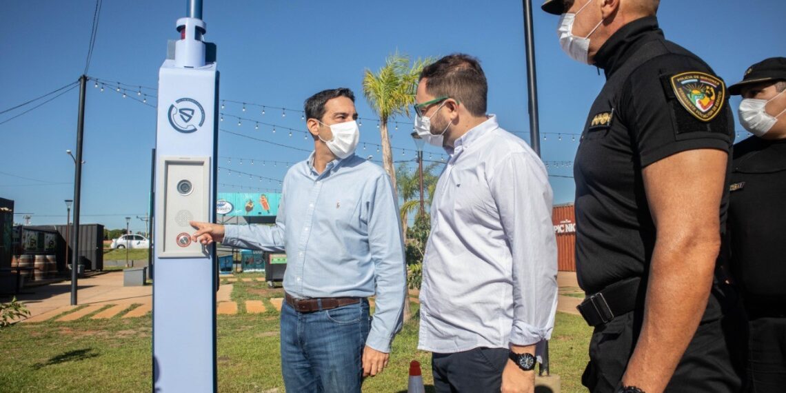 Comenzaron a funcionar dos nuevos tótems de seguridad en Playa Costa Sur de Posadas