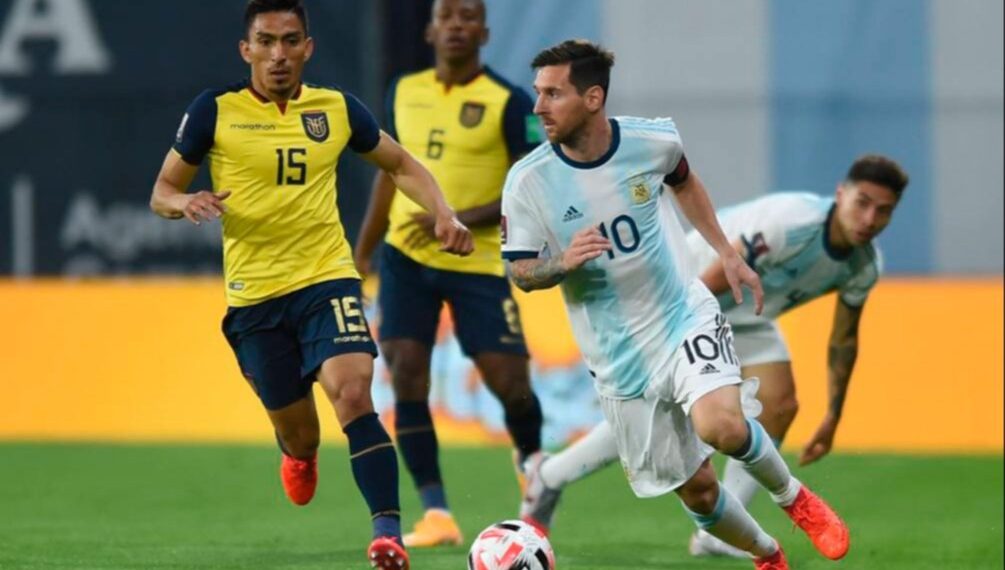 Argentina visita a Ecuador en busca del invicto histórico