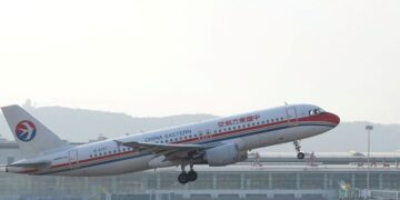 Tragedia aérea en China: se estrelló un avión con 132 personas a bordo
