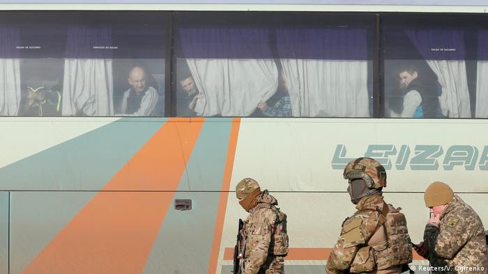 Iniciaron los intercambios de prisioneros entre Rusia y Ucrania