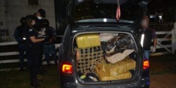 Detuvieron a tres hombres y secuestraron un automóvil repleto de droga en Posadas