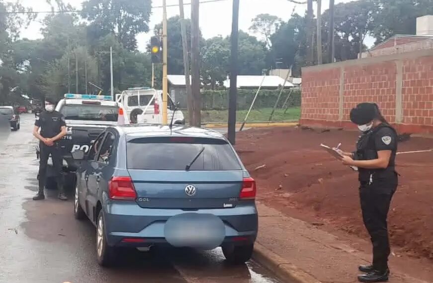 Conducía en estado de ebriedad se durmió y quedó detenido