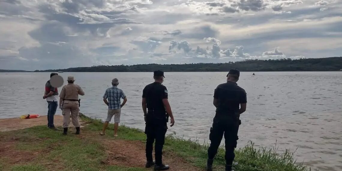 Santa Ana: buscan a un joven que desapareció en las aguas del río Paraná