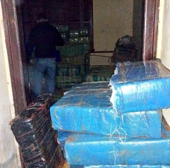 Otro golpe al narcotráfico: La Policía de Misiones, desarticuló otro acopio de marihuana y detuvo a tres hombres