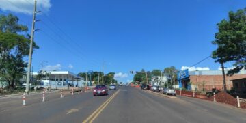Travesía Urbana: Se deberá girar desde calzada principal en avenida Quaranta y Jauretche