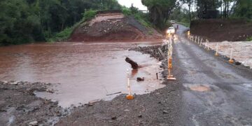 Ruta costera 2: por las lluvias, cierran preventivamente el paso provisorio sobre el arroyo Pindaytí