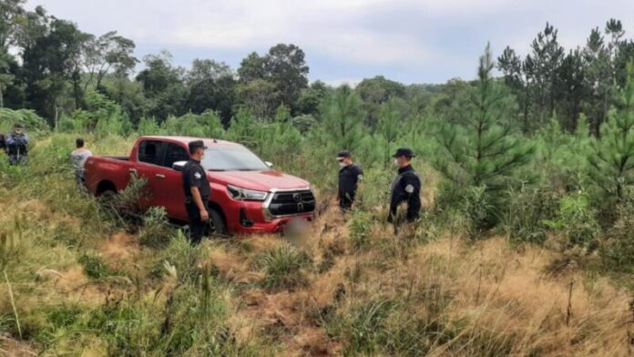 Hallaron en un pinar una camioneta robada en Guaraní