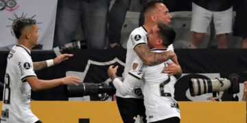 Boca perdió ante Corinthians en Brasil y se complica en su grupo